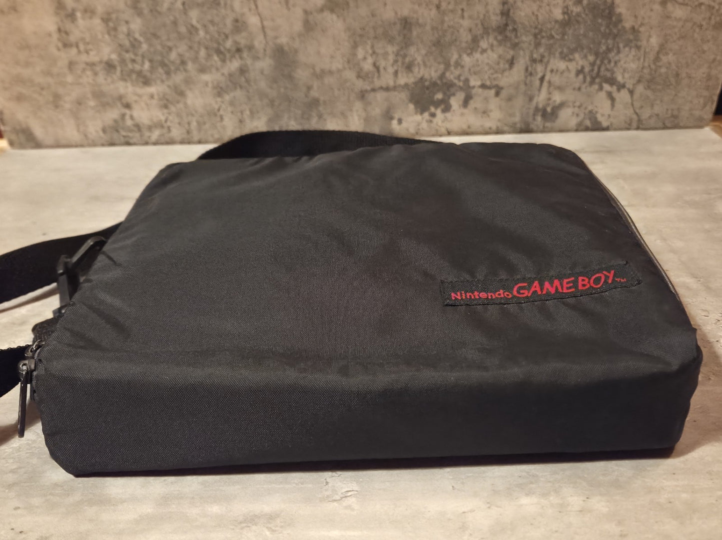 Nintendo Game Boy Umhängetasche Bag Black Schwarz