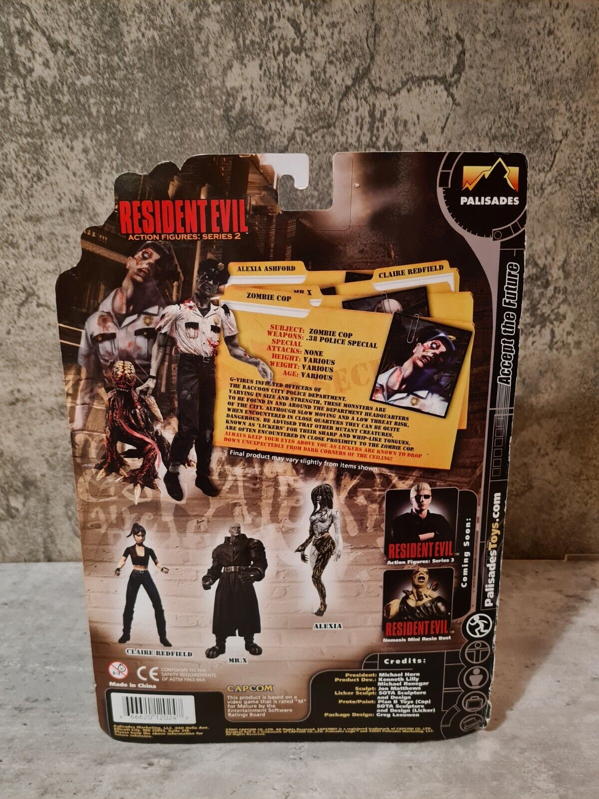 Palisades Action Figures: Series 2 Resident Evil Zombie Cop Weiß White 2001 - T-Retro-Games 