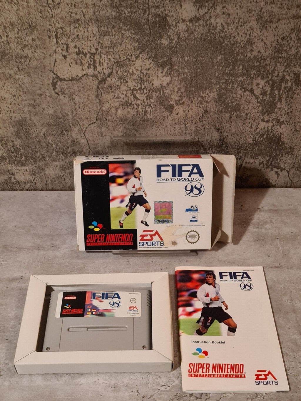 SNES Super Nintendo Fifa 98 Road to World Cup mit OVP und Anleitung EUR - T-Retro-Games 