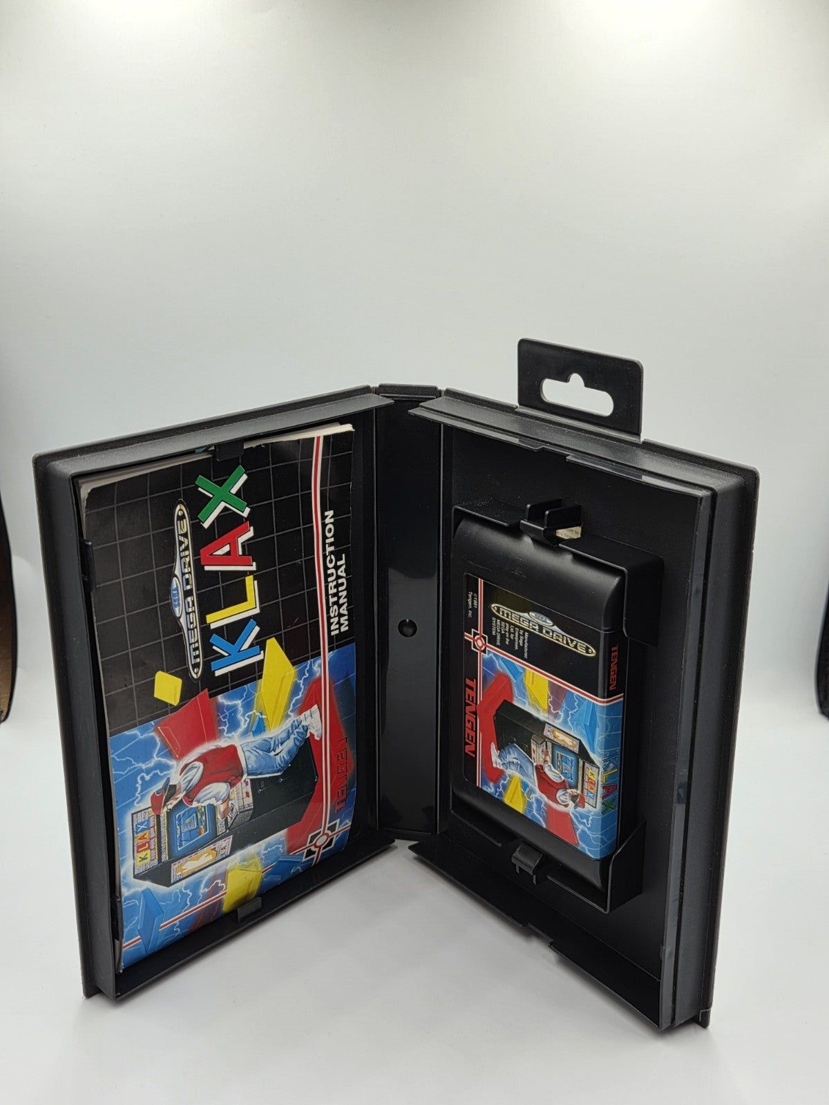 Sega Mega Drive Spiel Klax mit OVP und Anleitung Multilingual 