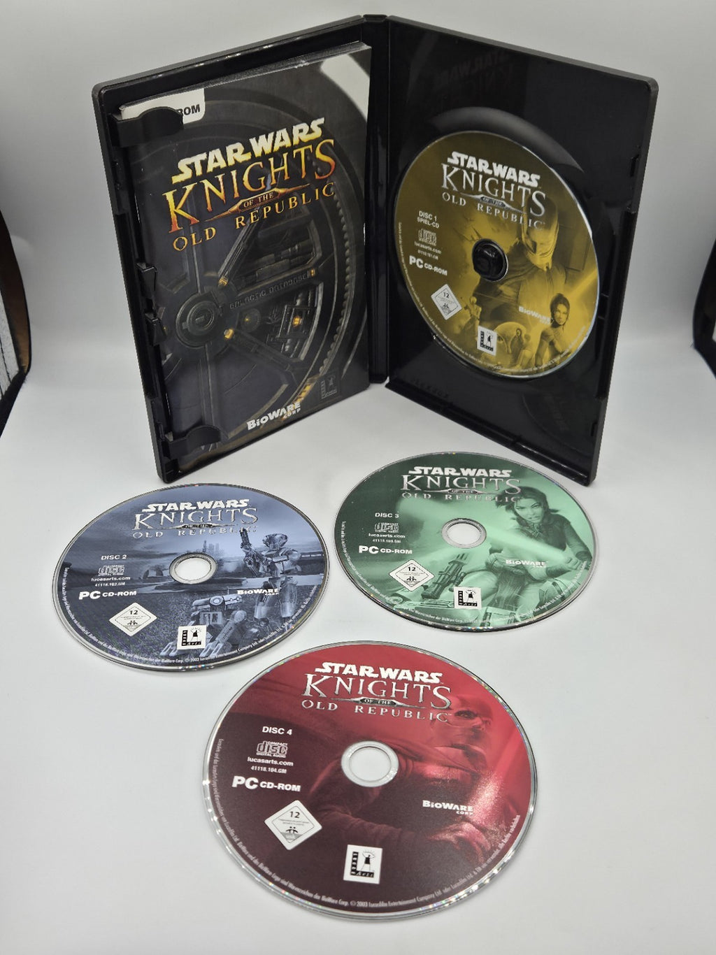 PC-CD Rom Spiel Star Wars Knights of The Old Republic mit OVP 4 CDS