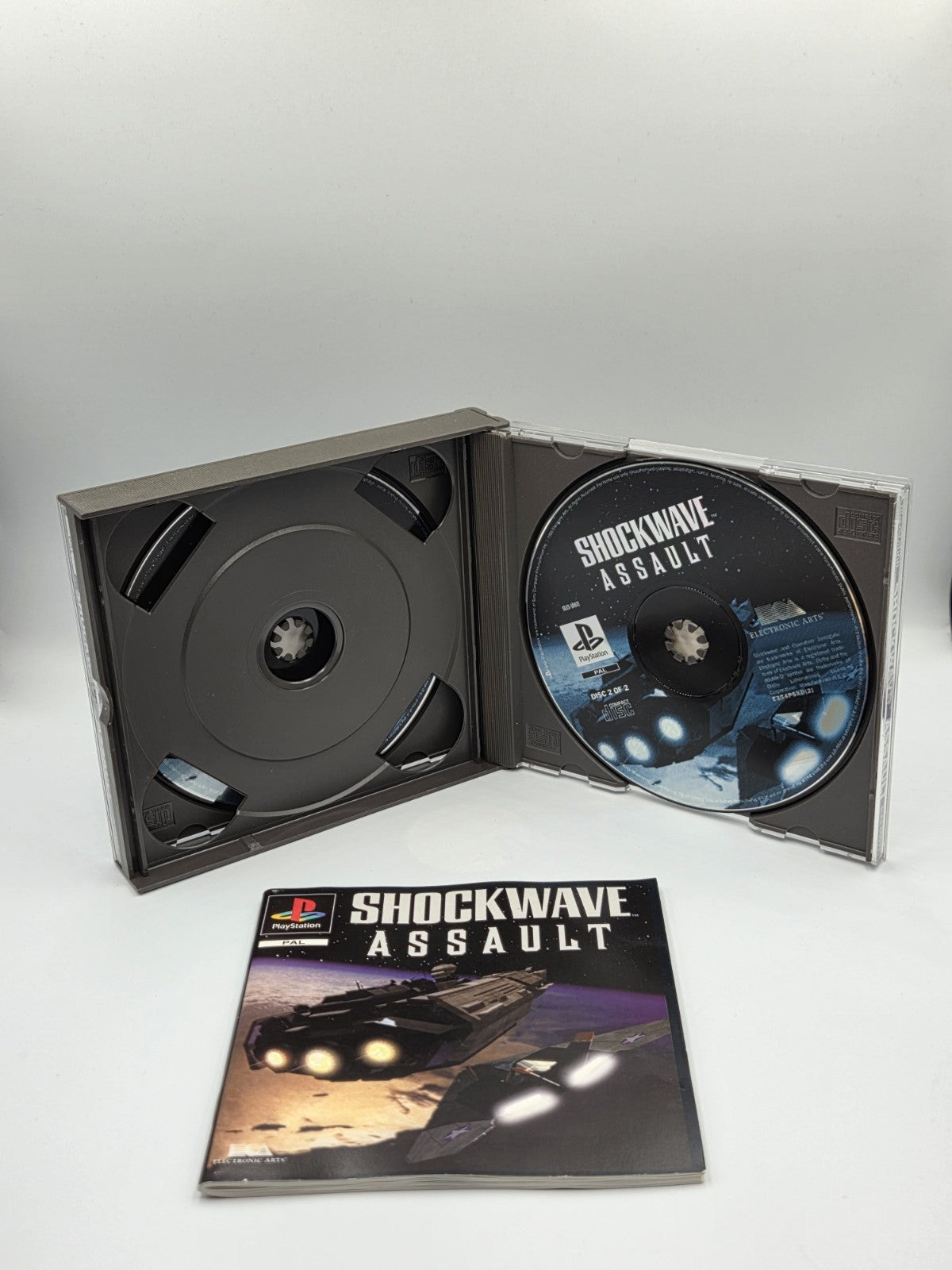 PS1 Playstation 1 Shockwave Assault mit OVP und Anleitung Multilingual 2 Discs - T-Retro-Games 
