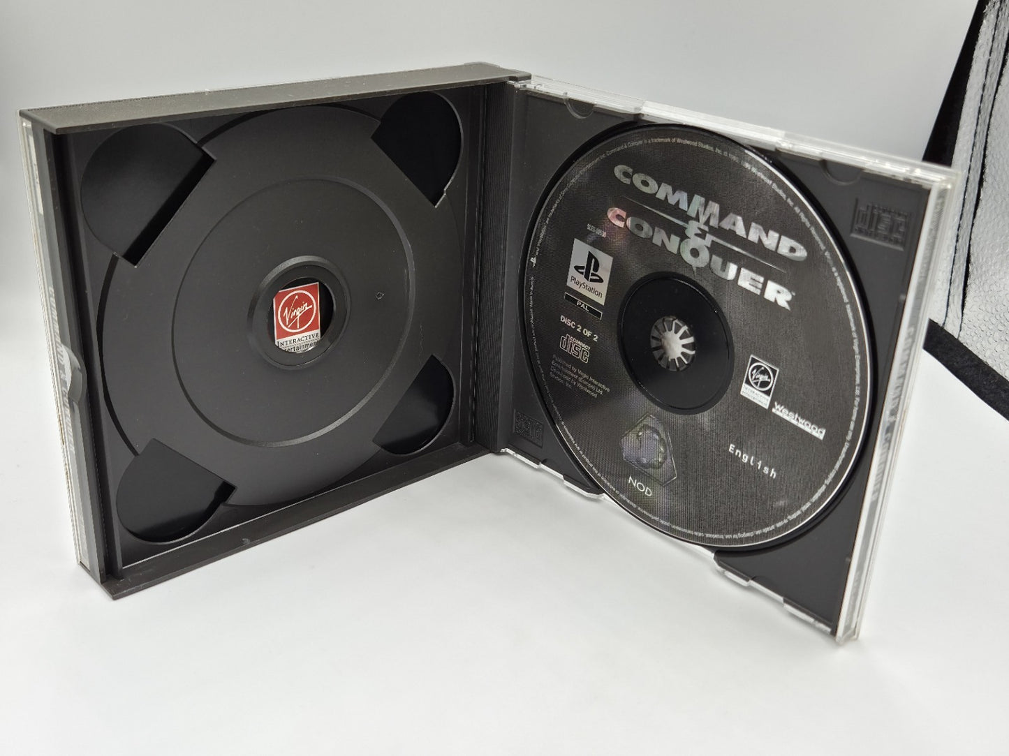 PS1 Playstation 1 Command & Conquer mit OVP und Anleitung Englisch 2 Discs 
