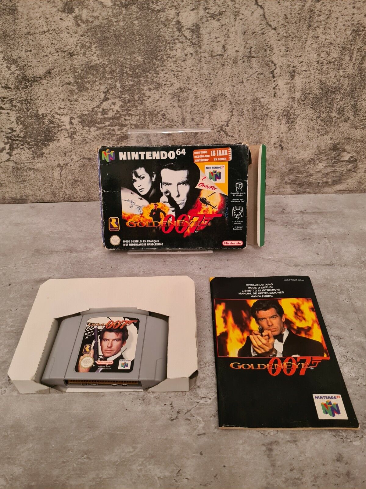 N64 Nintendo 64 GoldenEye 007 mit OVP und Anleitung FAH - T-Retro-Games 