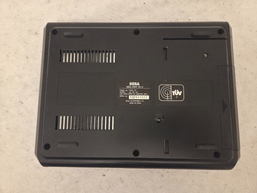 Sega Mega Drive Console Konsole 1600-24 mit Kabeln und Controller