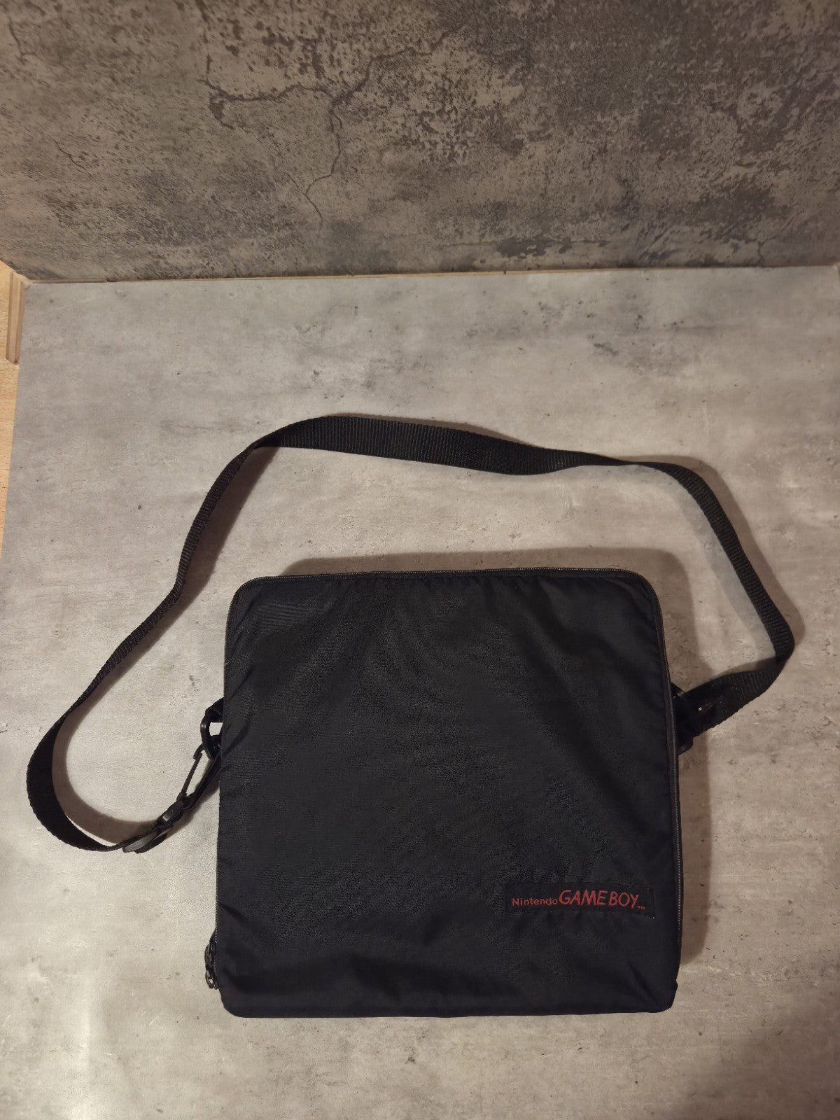 Nintendo Game Boy Umhängetasche Bag Black Schwarz