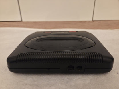 Sega Mega Drive Console Konsole 1631-50 mit Kabeln und Controller