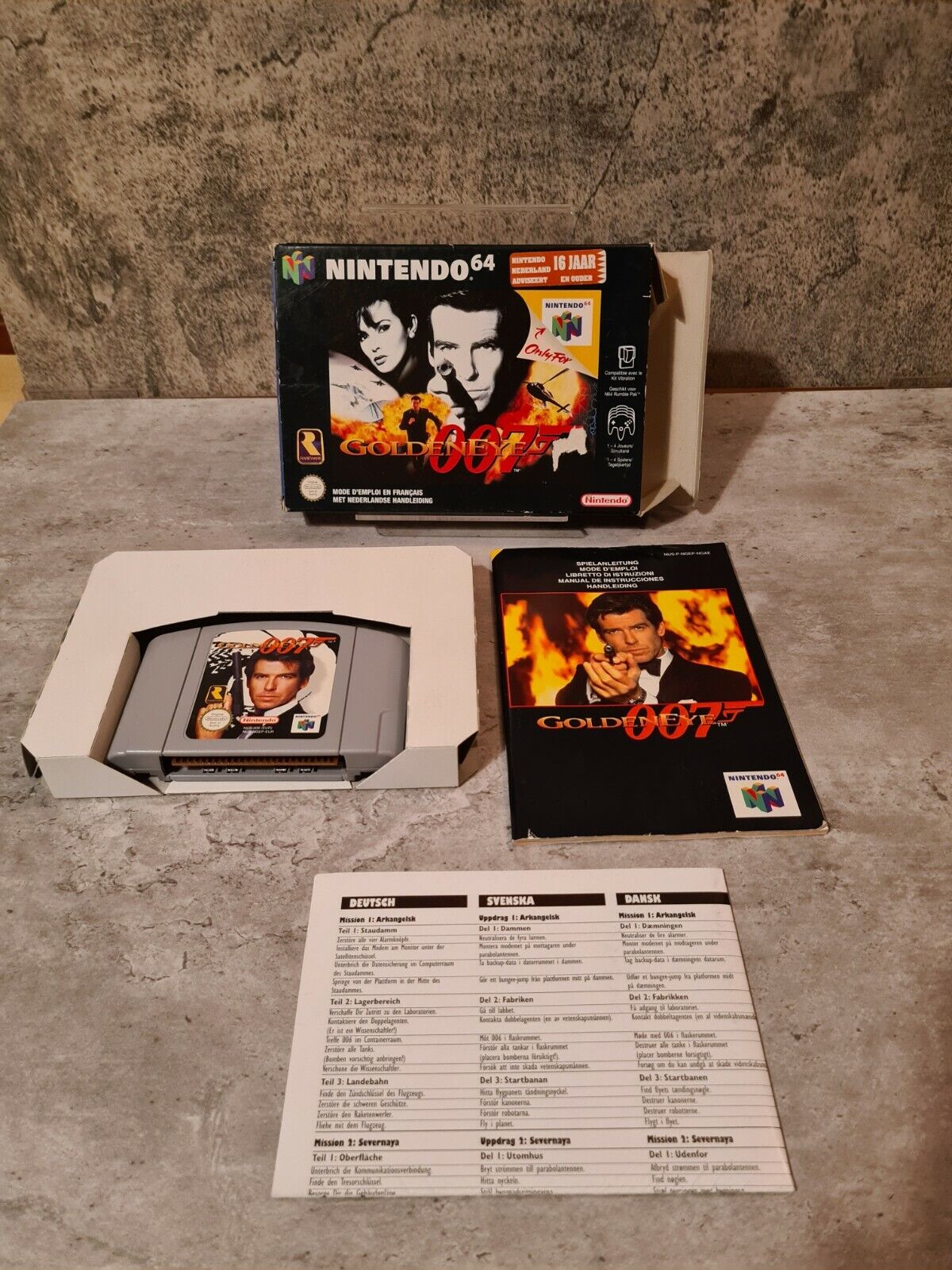 N64 Nintendo 64 GoldenEye 007 mit OVP und Anleitung FAH - T-Retro-Games 