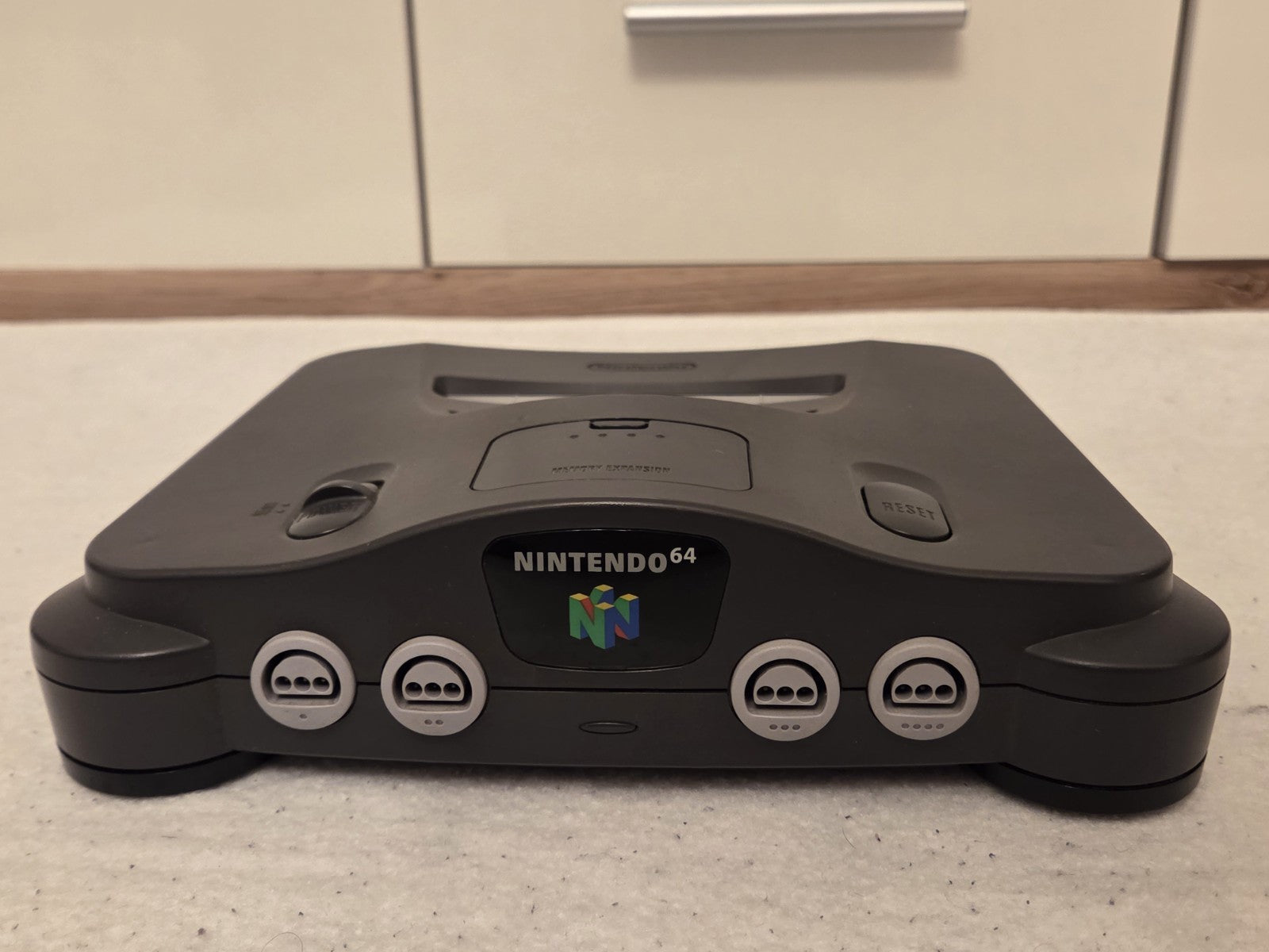 Nintendo 64 N64 Konsole Console Schwarz + Controller + Kabel mit Jumper Pak - T-Retro-Games 
