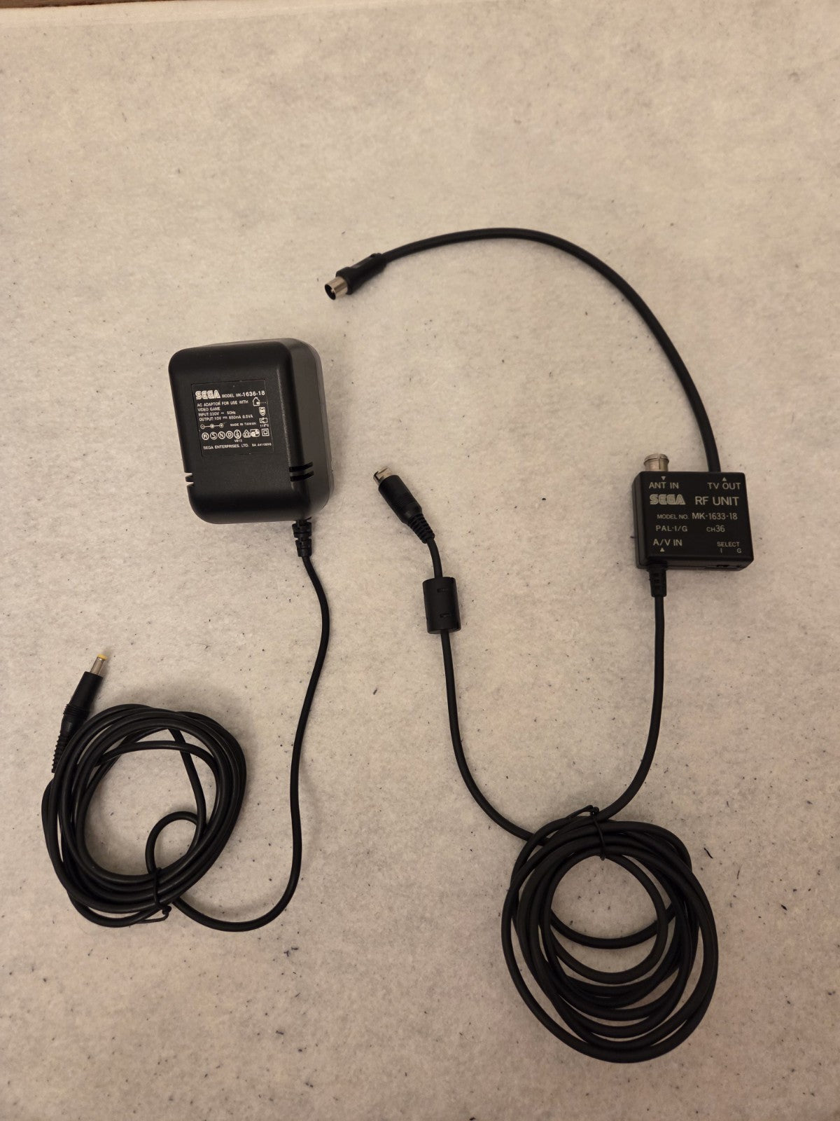 Sega Mega Drive II 2 Konsole Console mit Controller + Kabeln - T-Retro-Games 
