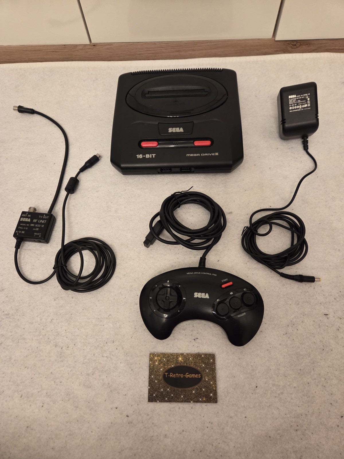 Sega Mega Drive II 2 Konsole Console mit Controller + Kabeln - T-Retro-Games 